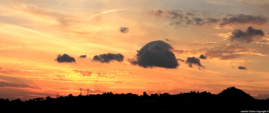 lever de soleil au loin.JPG