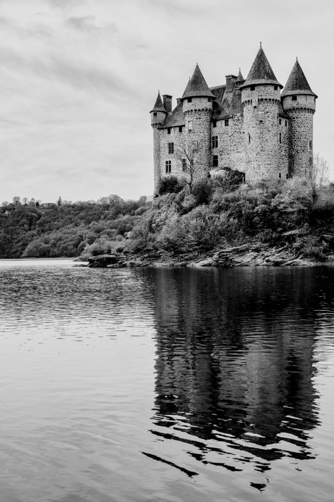 chateau-de-val-682x1024.thumb.jpg.dafcb4f96a689b8867c0788696cd0e0c.jpg