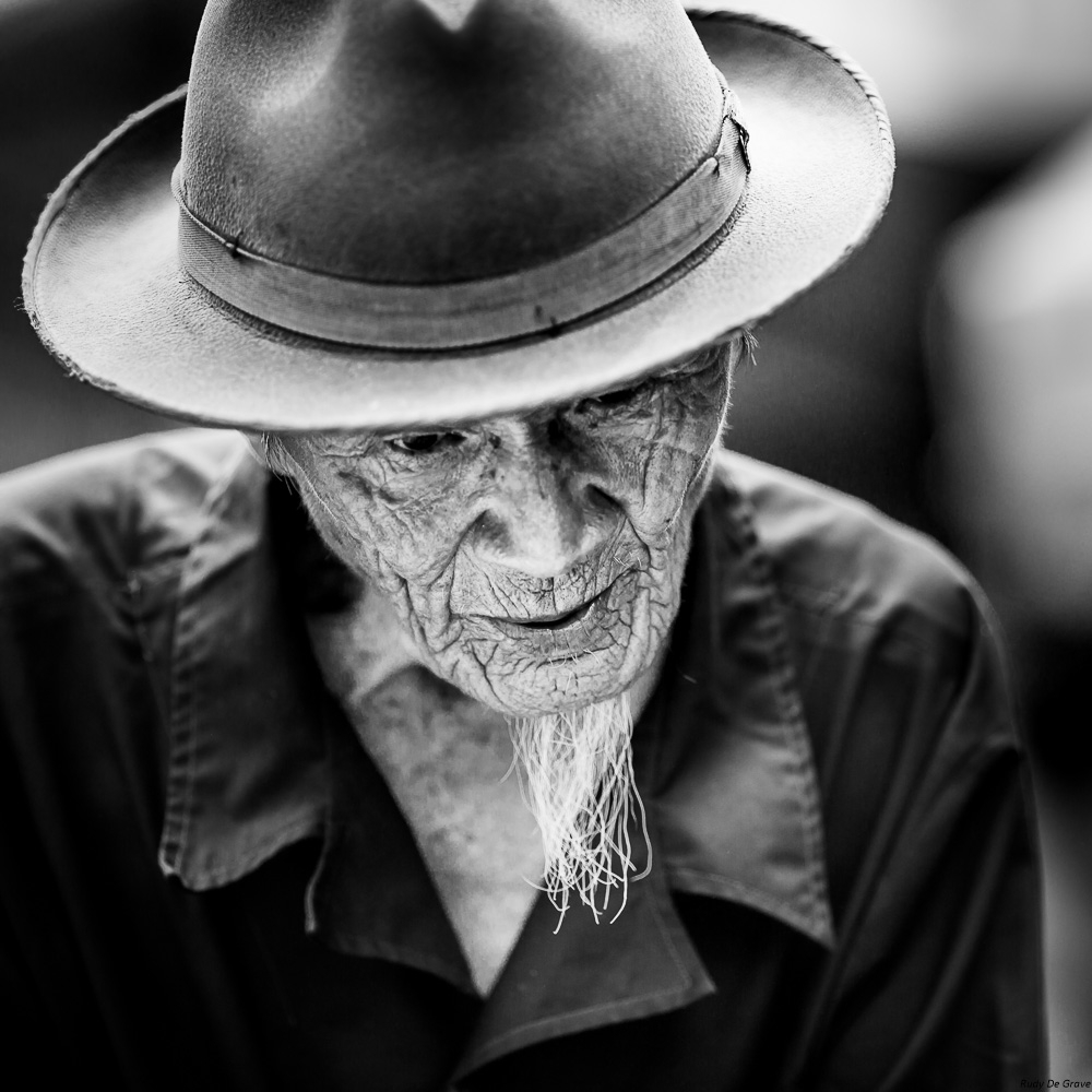 20-08-2017  Homme barbiche et chapeau REDUC-2.jpg