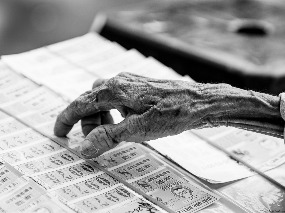 26-03-2017 Les mains REDUC-1.jpg