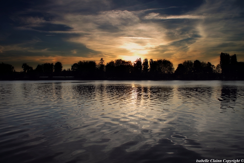 Coucher de soleil à Vichy, Allier.