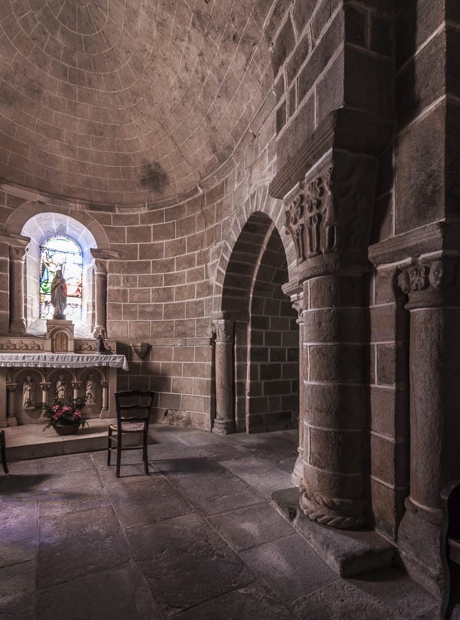 Autry-Issards , l'église romane