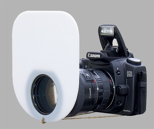 diffuseur_flash_integre_boitier_trois_quart.jpg.2a0c02fd43444aa66016897ea27f0f06.jpg