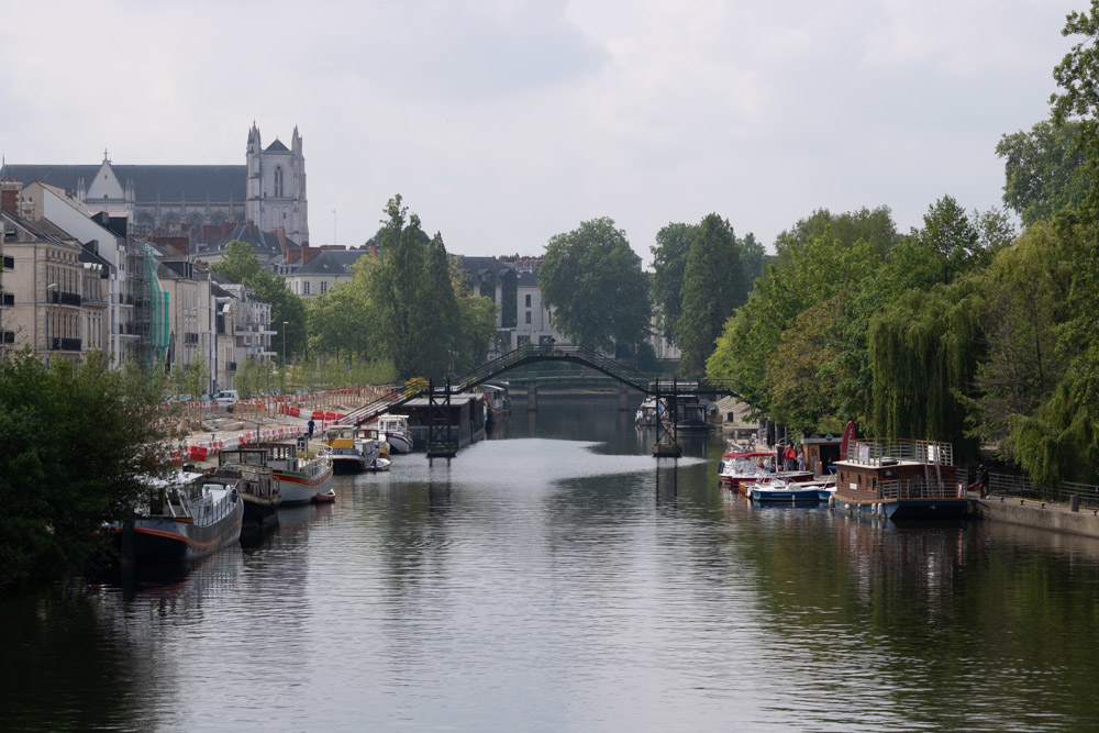 483187084_erdre-Quaibarbusseetcathedraledepuismotterouge-Ori.jpg.711d1ef515feb8df1ec61356fb304188.jpg