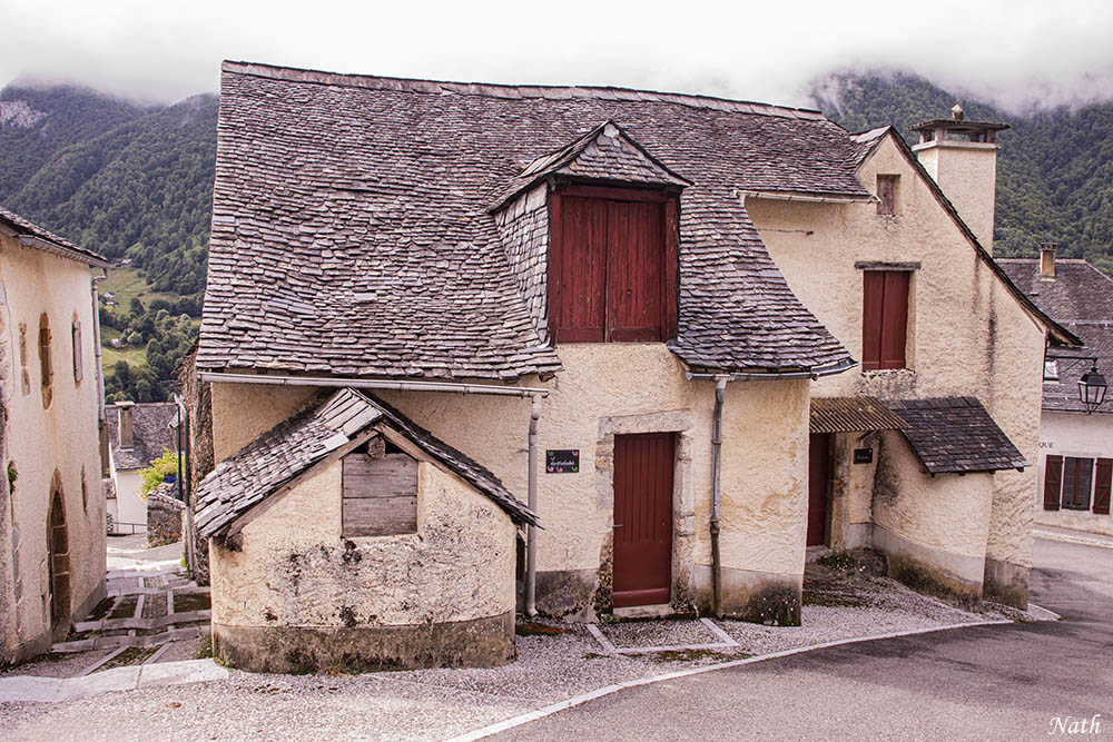 514303449_Maisondevillage.JPG.de679584fb69d8381eda19e5a938c32e.JPG