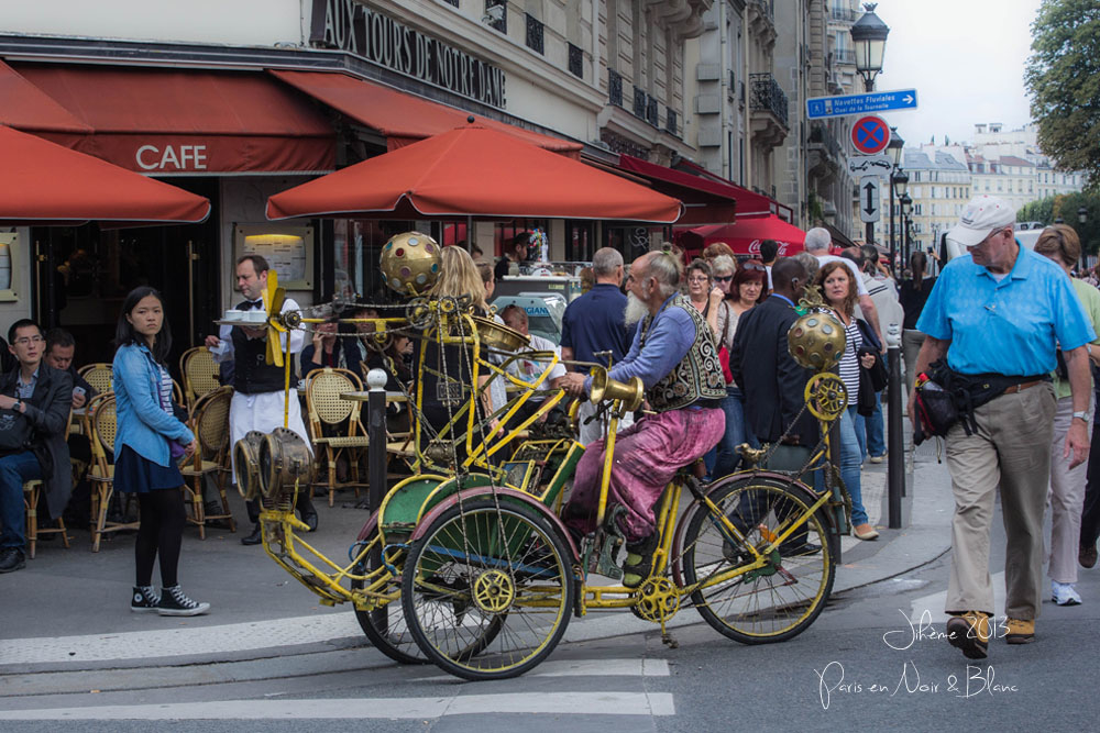 150313384_20130922parisenNBmaisencouleurs.jpg.1cbdda04759bfc3d50906698bc3cf81d.jpg