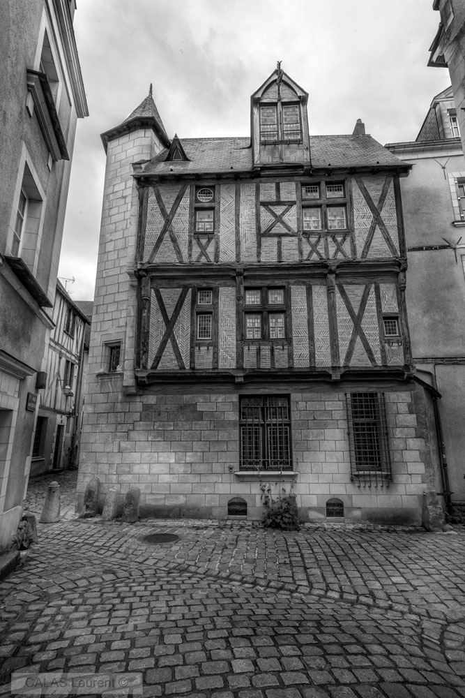 Maison-Angers.jpg.8b21d96337e08df4891c5b117386633c.jpg