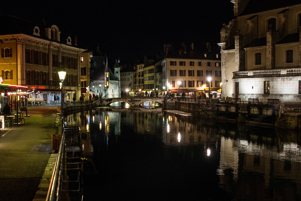 2084479150_2020annecyvieillevilledenuit.jpg.ed3d10445fef20d5edb534467d148f0d.jpg