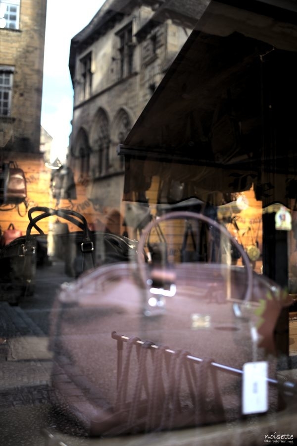 sarlat_reflet.jpg.0f7c8dc5a7a02164ac7ff595e55ec3da.jpg