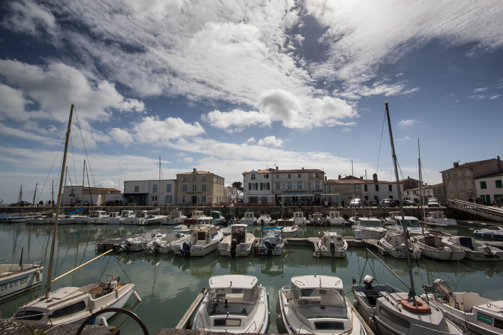 1439368697_2012saintmartinder.jpg.d84ff3d324ba24189dcba692f784a789.jpg