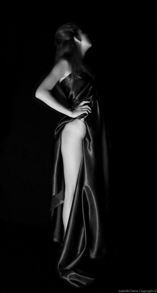 595fad6615893_Drappedenoir.JPG.f4bcb896db75cc8705939b629bc10746.jpg