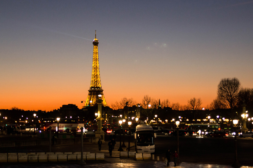 1015487121_2012toureffeilnuit.jpg.fb4fbf34193986c9dc6585b12a4c4298.jpg