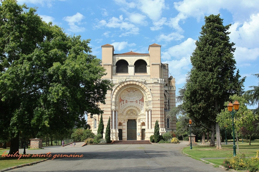 934981931_BasiliquestGermaine-Copie.JPG.90ca77c8d098e506935c984313e34b91.JPG