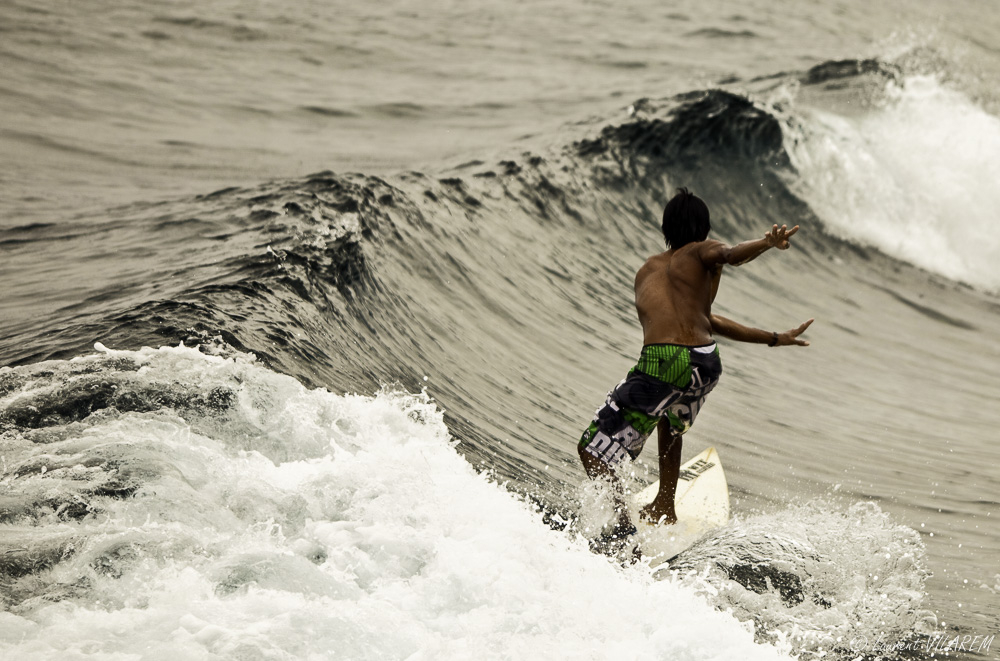 1087458921_20110911-BALI-LOMBOK-SURFERS-8.jpg.fa03e7e546ace8a8eccb5171eb7a4c68.jpg