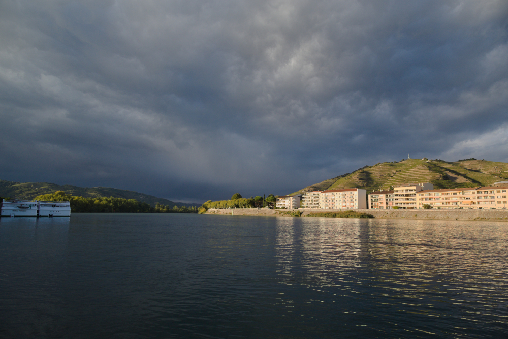 rhone2100.jpg.c1d5e1d6bd1b379c00ce0f1e9fc24951.jpg