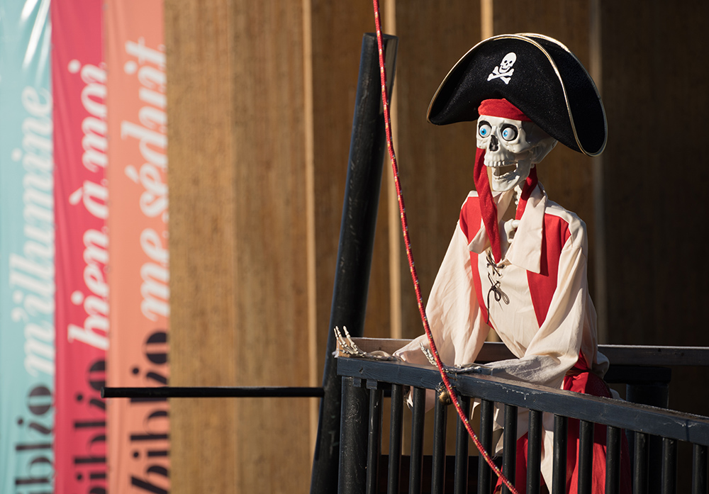 1460394153_20201101HalloweenDSC00760web.jpg.e2518ad7dda60a59a704a5a77c22649d.jpg