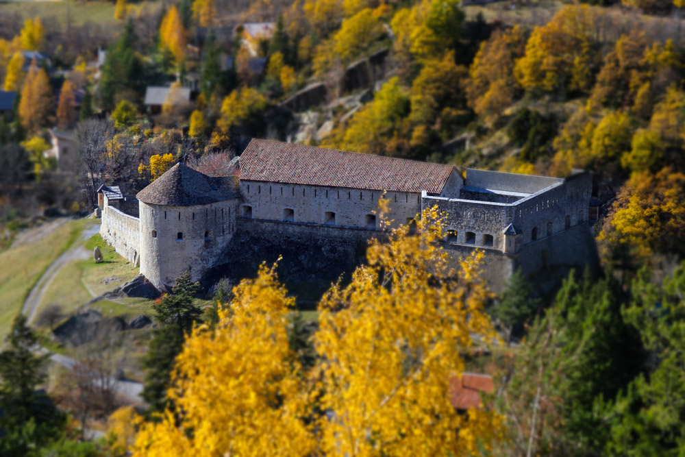 905471056_tiltshiftfortdesavoie.jpg.b814c7aa5a57c2ed2cfaca5185642d2f.jpg