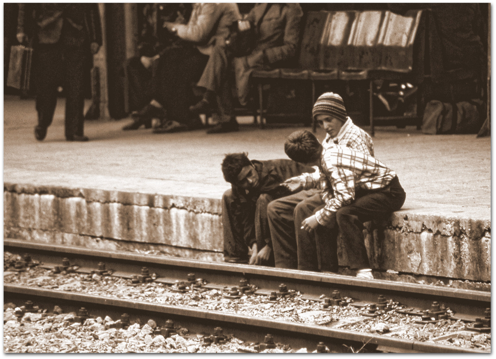 21 Enfants abandonnés de la Gara de Note Bucarest.jpg