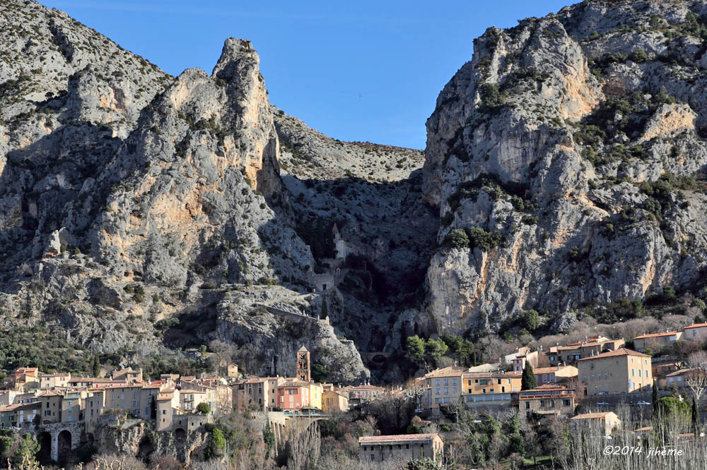 moustiers.jpg.136a6f7392fa4ed11b56d0c5d0f9debd.jpg