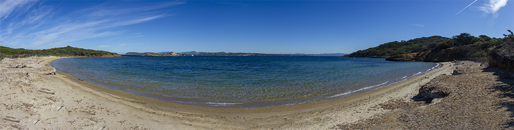 227562153_plageblanchecorerction.jpg.40b7f614e6e0dc50603ec9315b336b01.jpg