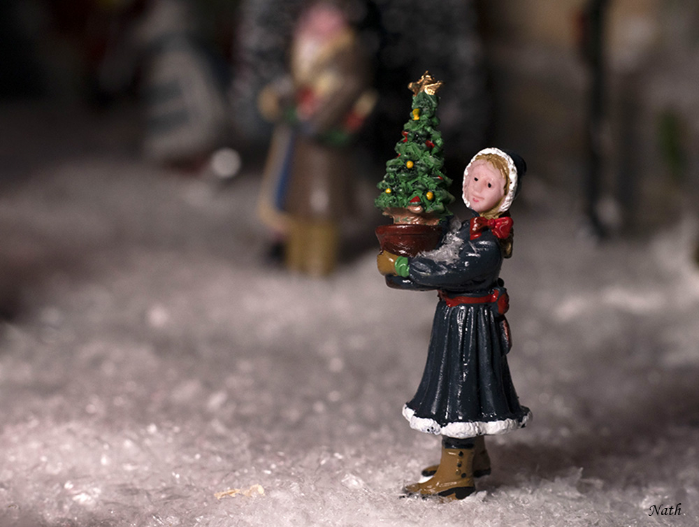 1113331072_Petitefilleausapin.jpg.5f3f5651a104a2541523a4203908ca84.jpg