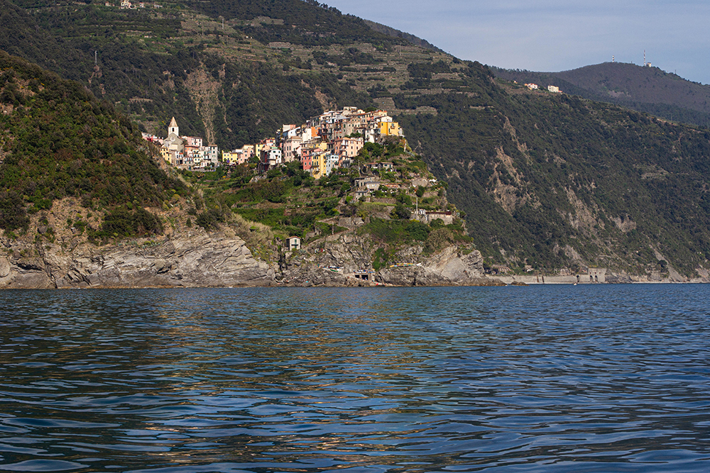 Corniglia.jpg.b22dce8b9d8924ad7f2a4143e06bc79e.jpg