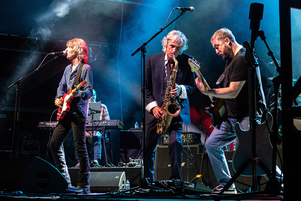 1851485999_DireStraitsleboeuf01.jpg.94d764446e6258705fb816d8f3beb823.jpg