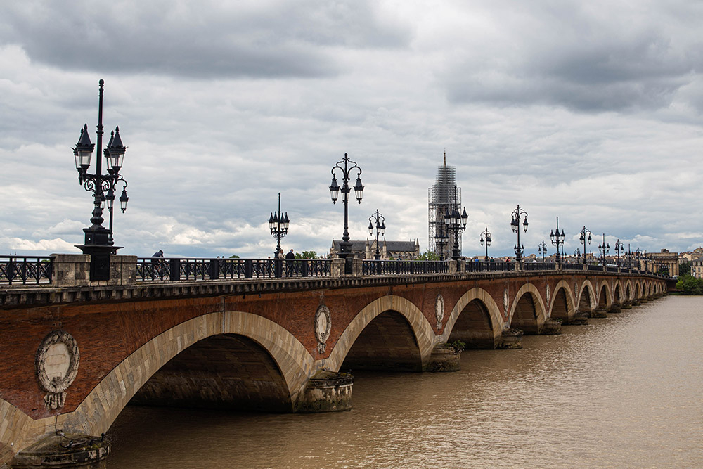 bordeaux03.jpg.7bcddce52e903b3d39b4005f68436a3f.jpg