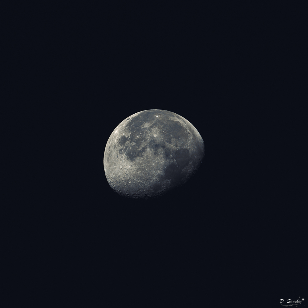 Moon_stacked.jpg.d45dc1168220b6c64cfef73893cfeb5e.jpg