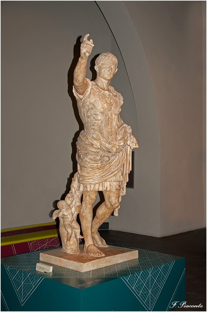 329StatuedAuguste.jpg.7dc1b0901f0be8caea57fa1f9ee67f30.jpg