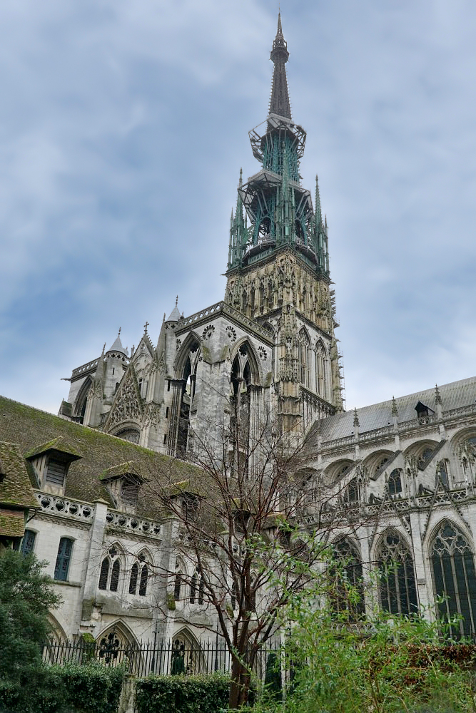 Cathdrale.jpg.d287e2812f02a1275613c8bed89e10cc_R(1).jpg.c2db5fd3ac67447fa2c69f26c16dabcc.jpg