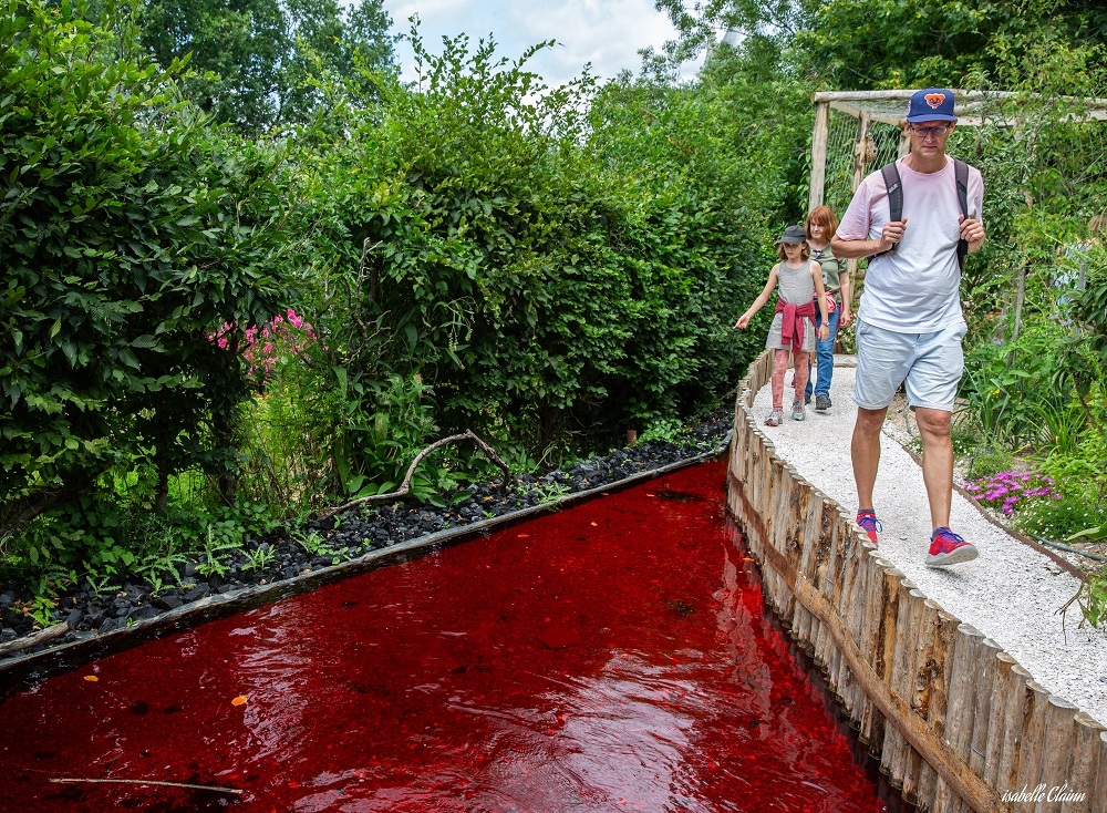 eau rougefp.jpg