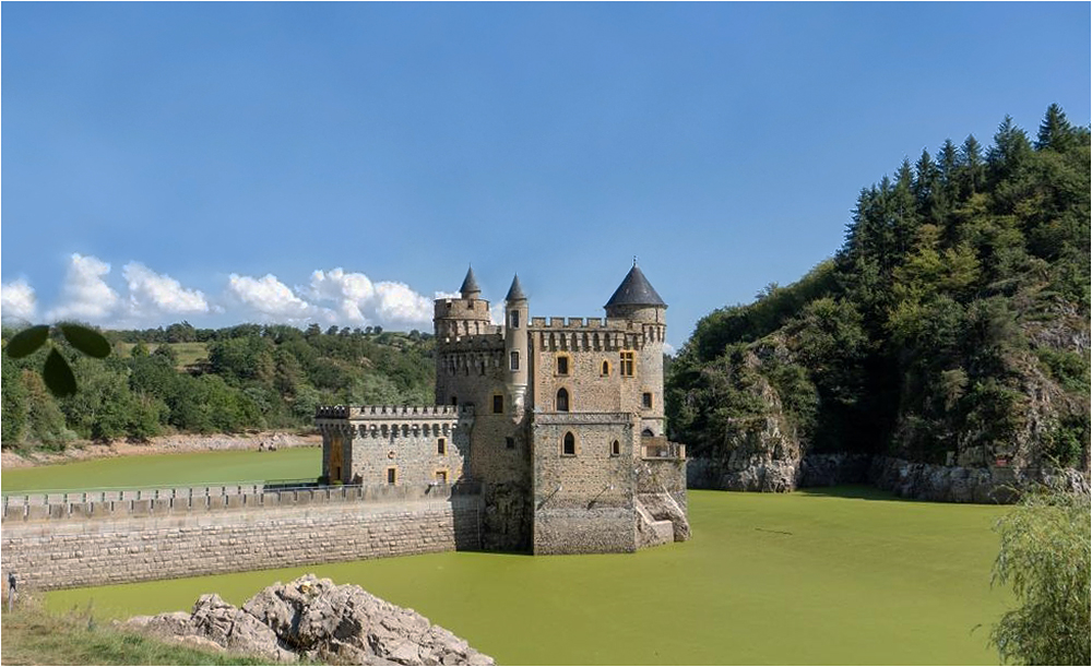 chateaulac.jpg.9a1cecbfe677a7022dcf2fb113b48ddf_R.jpg.296d5bc78ecbb52e3d0c229bd81ce749.jpg