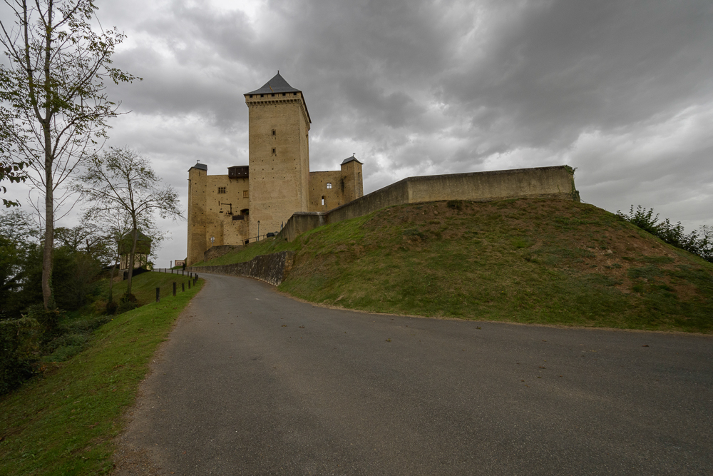 ChateaudeMauvezin-HautesPyrenees.jpg.23e758ccd9c1b79b9d90e996e7df70d5.jpg