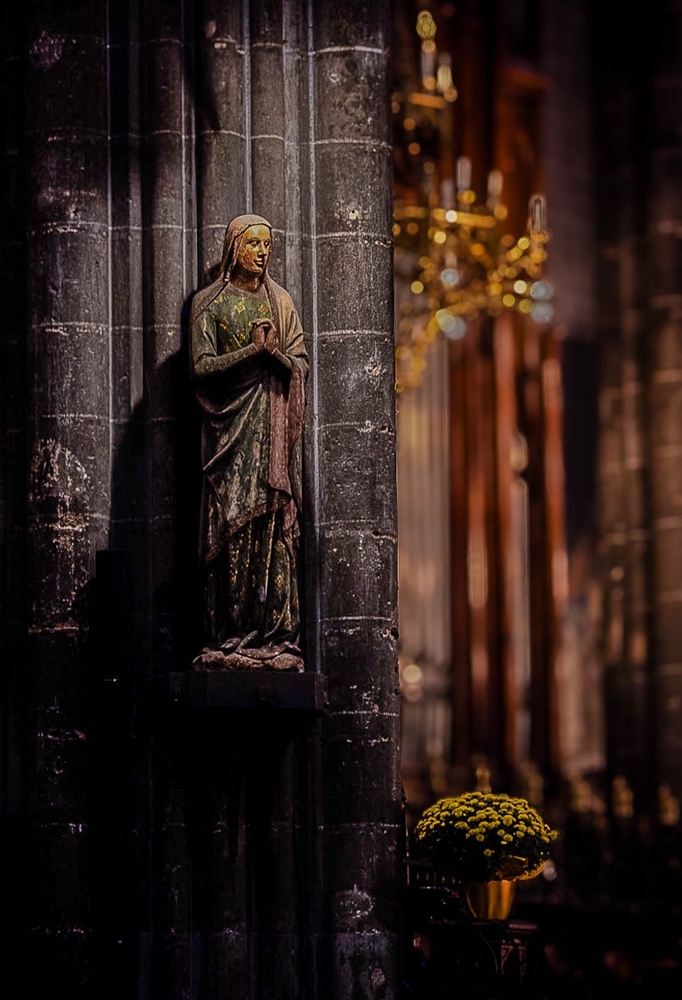 Vierge cathédrale 2.jpg