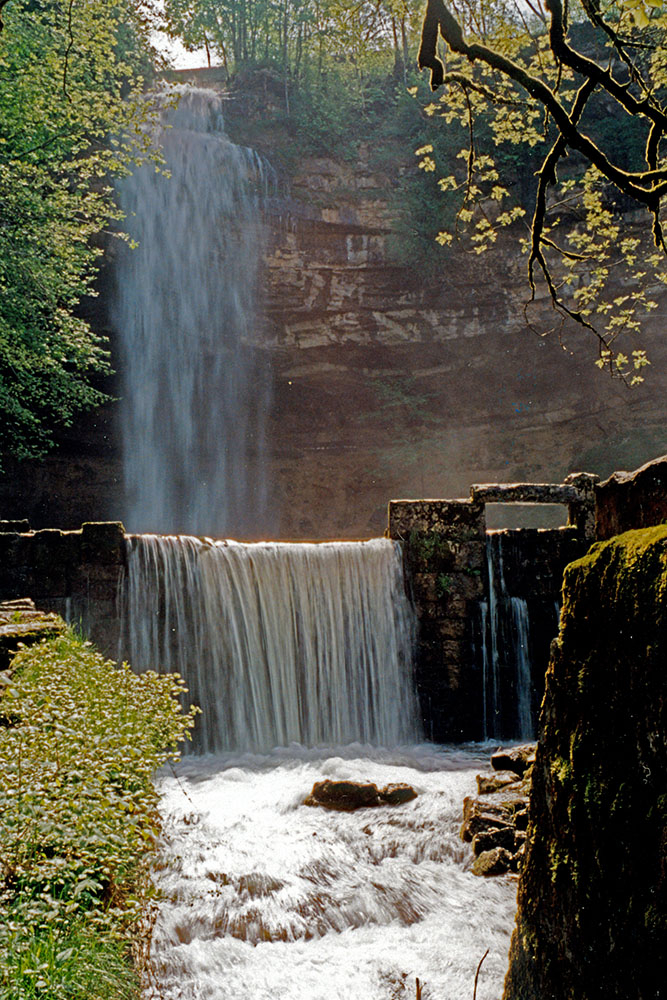 CascadeHerisson_(1000px).jpg