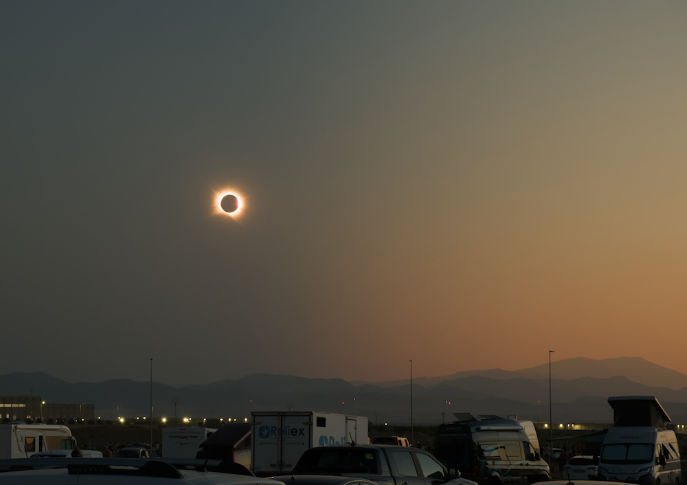 eclipsetotale2-2_12aou26_01.jpg