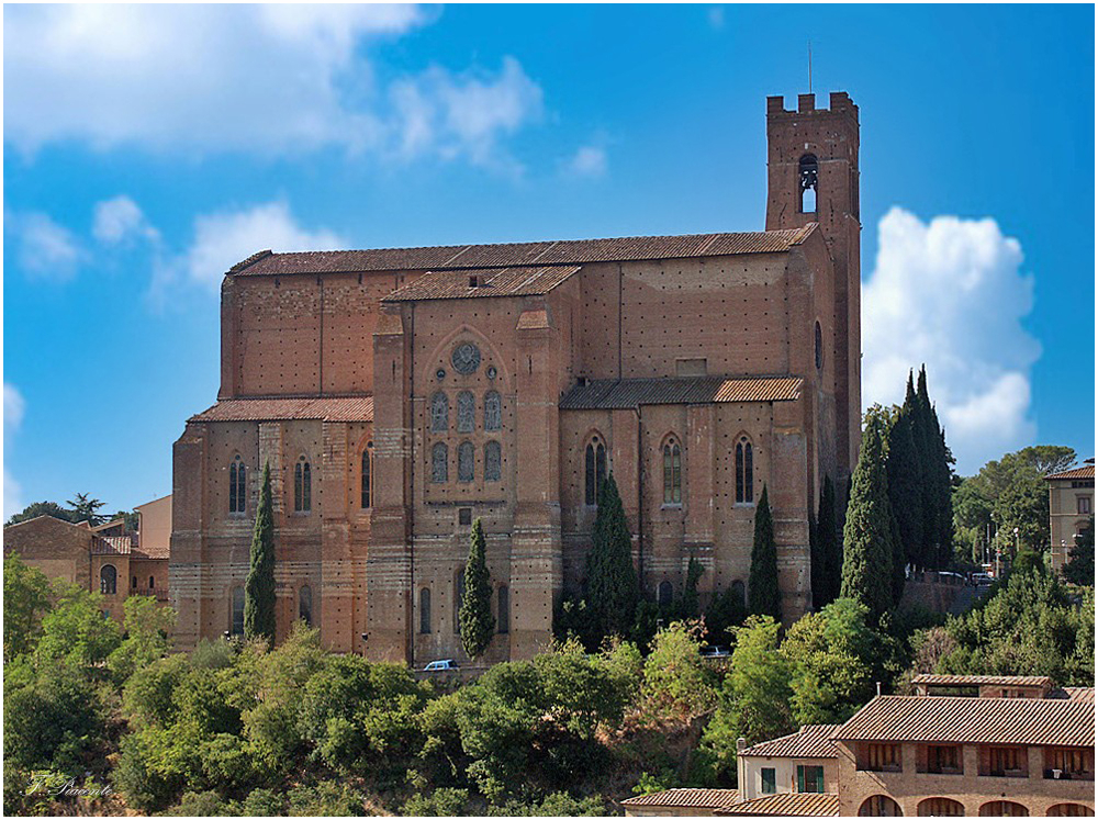00758 Basilique San Domenico Sienne.jpg