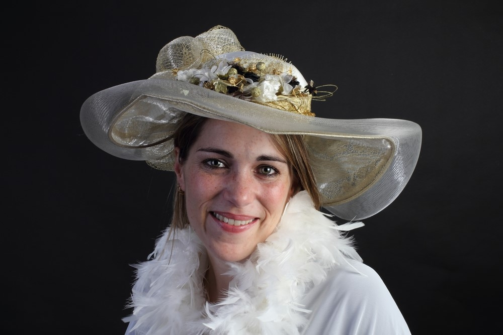 1179377028_IMG_2854femmeauchapeau(Copier).JPG.050d39ccd9e0e092c9d4a749200c1f94.jpg