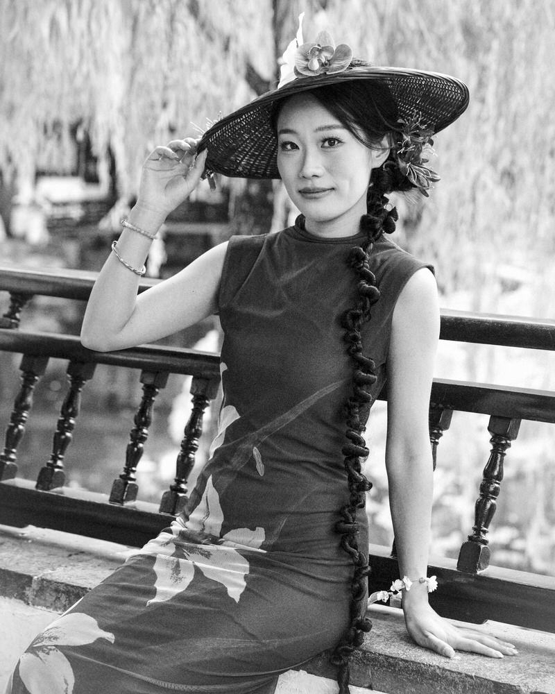 Femme-au-chapeau-BW_DSC8356.jpg