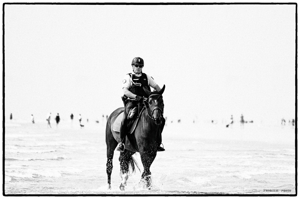 Gendarme plage.jpg