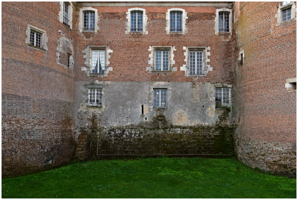 22 10 26 St Fargeau (3).DNG.png